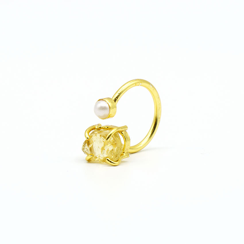 Citrine ring and mini pearl Ele Velandia