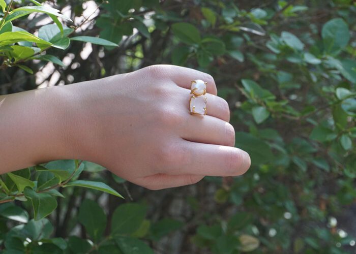 Anillo de Cuarzo rosa con perla