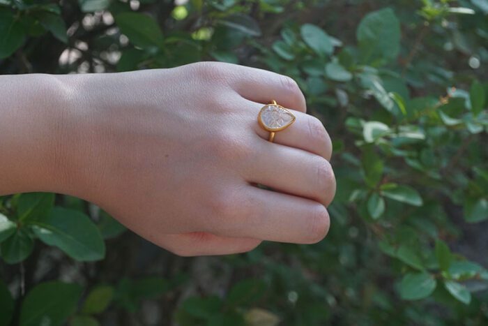 Anillo de Lágrima de Cuarzo transparente