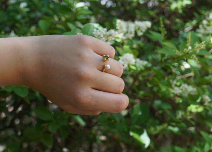 Anillo perla y cristal natural